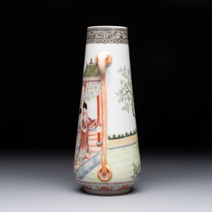 A Chinese famille rose vase with ladies in a garden, Qianlong mark, 19/20th C. — 照片 2