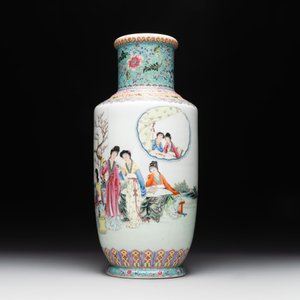 A Chinese famille rose vase with ladies in a garden, Qianlong mark, 20th C. — foto 2