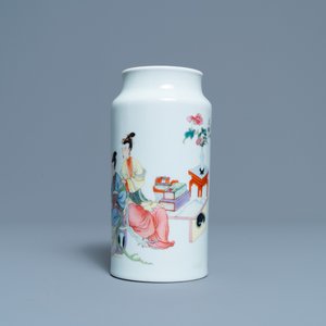 A Chinese famille rose vase with ladies in an interior, Republic — photo 4