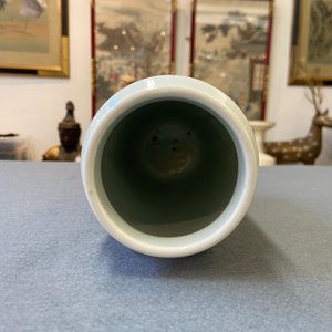 A Chinese famille rose vase with ladies in an interior, Republic — photo 10