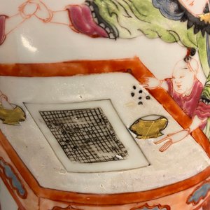 A Chinese famille rose vase with ladies playing go, Yongzheng — 照片 26