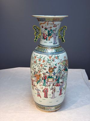 A Chinese famille rose vase with narrative design, 19th C. — photo 1