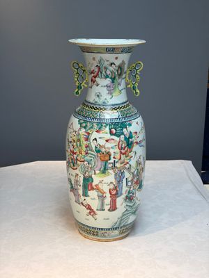 A Chinese famille rose vase with narrative design, 19th C. — photo 3