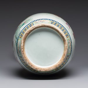 A Chinese famille rose vase with narrative design, 19th C. — photo 6