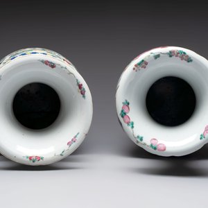 A Chinese famille rose vase with narrative design and a 'phoenixes' vase, 19th C. — photo 5