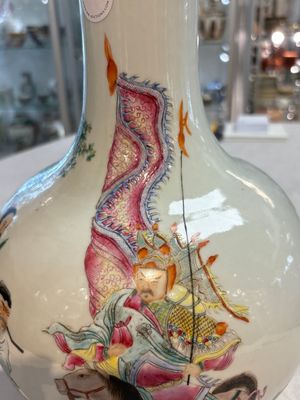 A Chinese famille rose vase with narrative design, Republic — photo 11