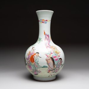 A Chinese famille rose vase with narrative design, Republic — photo 1