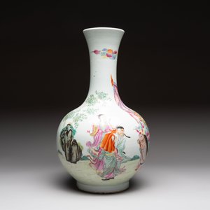 A Chinese famille rose vase with narrative design, Republic — photo 4
