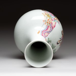 A Chinese famille rose vase with narrative design, Republic — photo 5