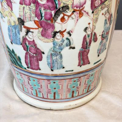 A Chinese famille rose vase with narrative design — foto 15
