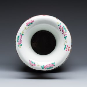 A Chinese famille rose vase with narrative design — foto 7