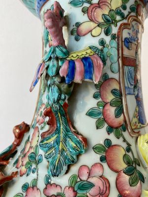 A Chinese famille rose vase with phoenix-shaped handles, 19th C. — 照片 7