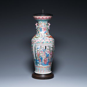 A Chinese famille rose vase with phoenix-shaped handles, 19th C. — 照片 1