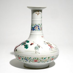 A Chinese famille rose vase with the eight immortals, 20th C. — photo 2