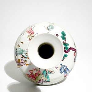 A Chinese famille rose vase with the eight immortals, 20th C. — photo 9