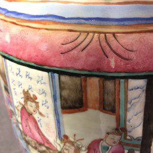 A Chinese famille rose vase with warriors on horseback, 19th C. — 照片 8