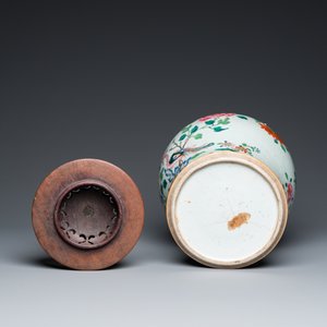 A Chinese famille rose vase with wooden cover, 19th C. — 照片 7