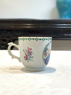 A Chinese famille rose 'Venus and Mercury' cup and saucer, Qianlong — photo 8