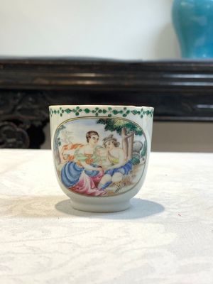 A Chinese famille rose 'Venus and Mercury' cup and saucer, Qianlong — photo 9