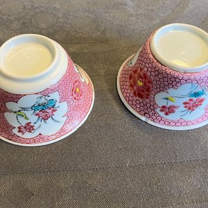 A Chinese famille rose VOC-cup, a Pronk-cup and two cups and saucers, Yongzheng/Qianlong — photo 38
