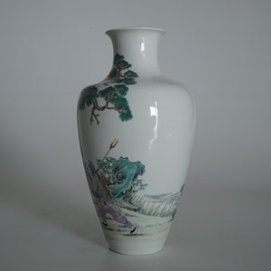 A Chinese famille rose warriors vase, Ju Ren Tang mark, Republic, 20th C. — photo 17