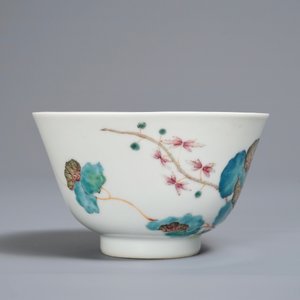 A Chinese famille rose wine cup, Shen De Tang Zhi mark, 20th C. — 照片 3