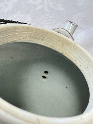 A Chinese famille rose wine pot and a pair of covered wine warming bowls with cups, Qianlong and Wang Fulong Zhi 汪福隆制 marks, 19/20th C. — photo 22