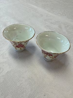 A Chinese famille rose wine pot and a pair of covered wine warming bowls with cups, Qianlong and Wang Fulong Zhi 汪福隆制 marks, 19/20th C. — photo 48