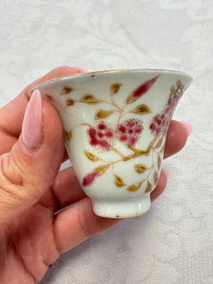 A Chinese famille rose wine pot and a pair of covered wine warming bowls with cups, Qianlong and Wang Fulong Zhi 汪福隆制 marks, 19/20th C. — photo 56
