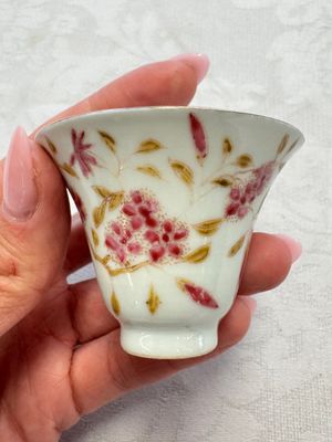A Chinese famille rose wine pot and a pair of covered wine warming bowls with cups, Qianlong and Wang Fulong Zhi 汪福隆制 marks, 19/20th C. — photo 58