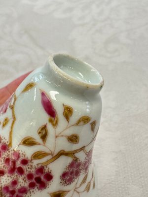 A Chinese famille rose wine pot and a pair of covered wine warming bowls with cups, Qianlong and Wang Fulong Zhi 汪福隆制 marks, 19/20th C. — photo 62