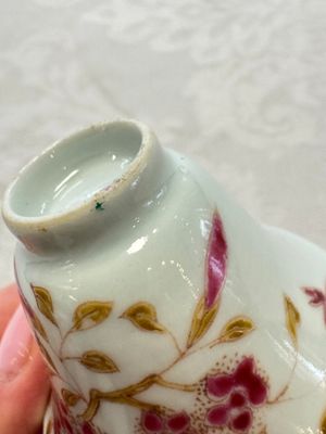 A Chinese famille rose wine pot and a pair of covered wine warming bowls with cups, Qianlong and Wang Fulong Zhi 汪福隆制 marks, 19/20th C. — photo 63
