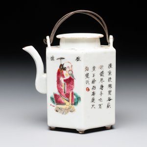A Chinese famille rose 'Wu Shuang Pu' covered teapot and a qianjiang cai covered tea caddy, signed Lei Guangheng 雷光亨, 19th C. — photo 8