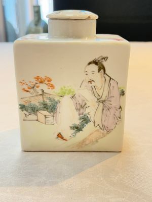 A Chinese famille rose 'Wu Shuang Pu' covered teapot and a qianjiang cai covered tea caddy, signed Lei Guangheng 雷光亨, 19th C. — photo 10