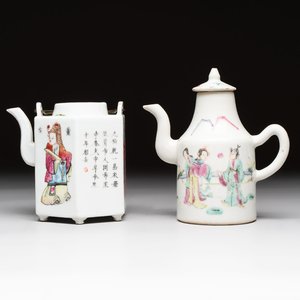 A Chinese famille rose 'Wu Shuang Pu' teapot and a famille rose covered wine pot, 19th C. — foto 1