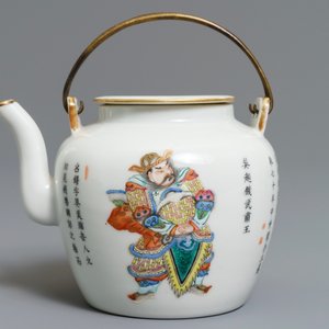A Chinese famille rose 'Wu Shuang Pu' teapot and cover, 19th C. — 照片 2