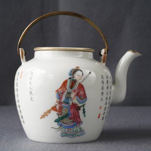A Chinese famille rose 'Wu Shuang Pu' teapot and cover, 19th C. — 照片 8
