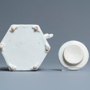 A Chinese famille rose 'Wu Shuang Pu' teapot and cover, 19th C. — 照片 7