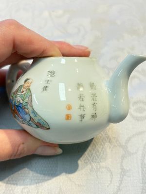 A Chinese famille rose 'Wu Shuang Pu' teapot and cover, 19th C. — 照片 9