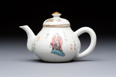 A Chinese famille rose 'Wu Shuang Pu' teapot and cover, 19th C.