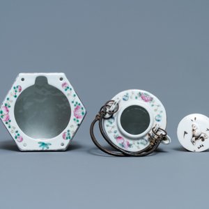 A Chinese famille rose 'Wu Shuang Pu' teapot with insert, 19/20th C. — photo 10
