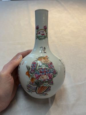 A Chinese famille rose 'Wu Shuang Pu' vase and a tazza, 19/20th C. — foto 1