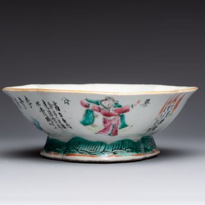 A Chinese famille rose 'Wu Shuang Pu' vase and a tazza, 19/20th C. — foto 11