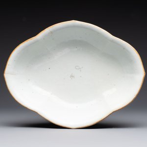 A Chinese famille rose 'Wu Shuang Pu' vase and a tazza, 19/20th C. — foto 12