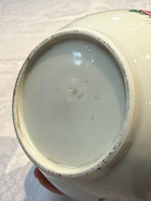 A Chinese famille rose 'Xi Xiang Ji' plate, a 'Rooster' saucer, and a 'Lowestoft' covered teapot, Yongzheng/Qianlong — photo 30