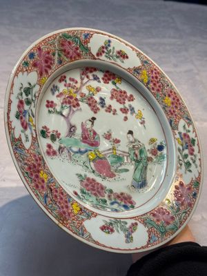A Chinese famille rose 'Xi Xiang Ji' plate, a 'Rooster' saucer, and a 'Lowestoft' covered teapot, Yongzheng/Qianlong — photo 3
