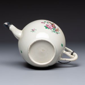 A Chinese famille rose 'Xi Xiang Ji' plate, a 'Rooster' saucer, and a 'Lowestoft' covered teapot, Yongzheng/Qianlong — photo 9
