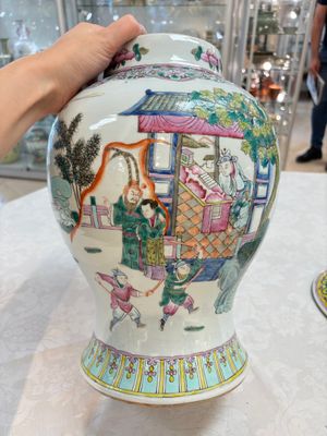 A Chinese famille rose 'Xi Xiang Ji' vase and cover, 19th C. — photo 11