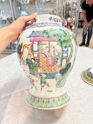 A Chinese famille rose 'Xi Xiang Ji' vase and cover, 19th C. — photo 2