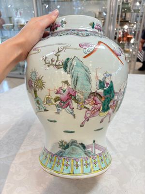 A Chinese famille rose 'Xi Xiang Ji' vase and cover, 19th C. — photo 6